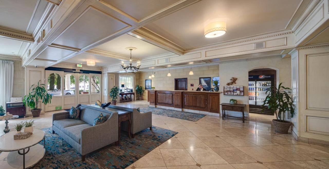 Ayres Hotel Seal Beach - Cypress Buitenkant foto